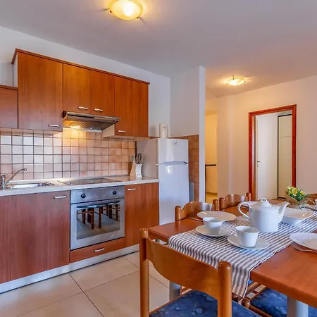 Apartamento Cozy In With Wifi Medulin